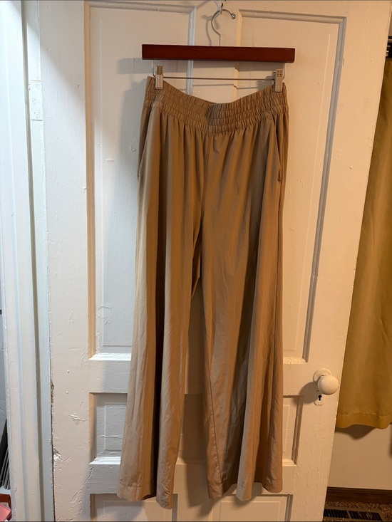 Vuori Pants - Women’s Vuori Villa Wideleg Beige Size Medium